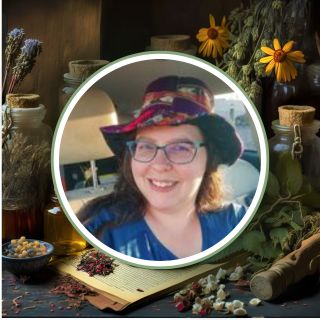 heather at Herbal Ella herbalist natural remedies